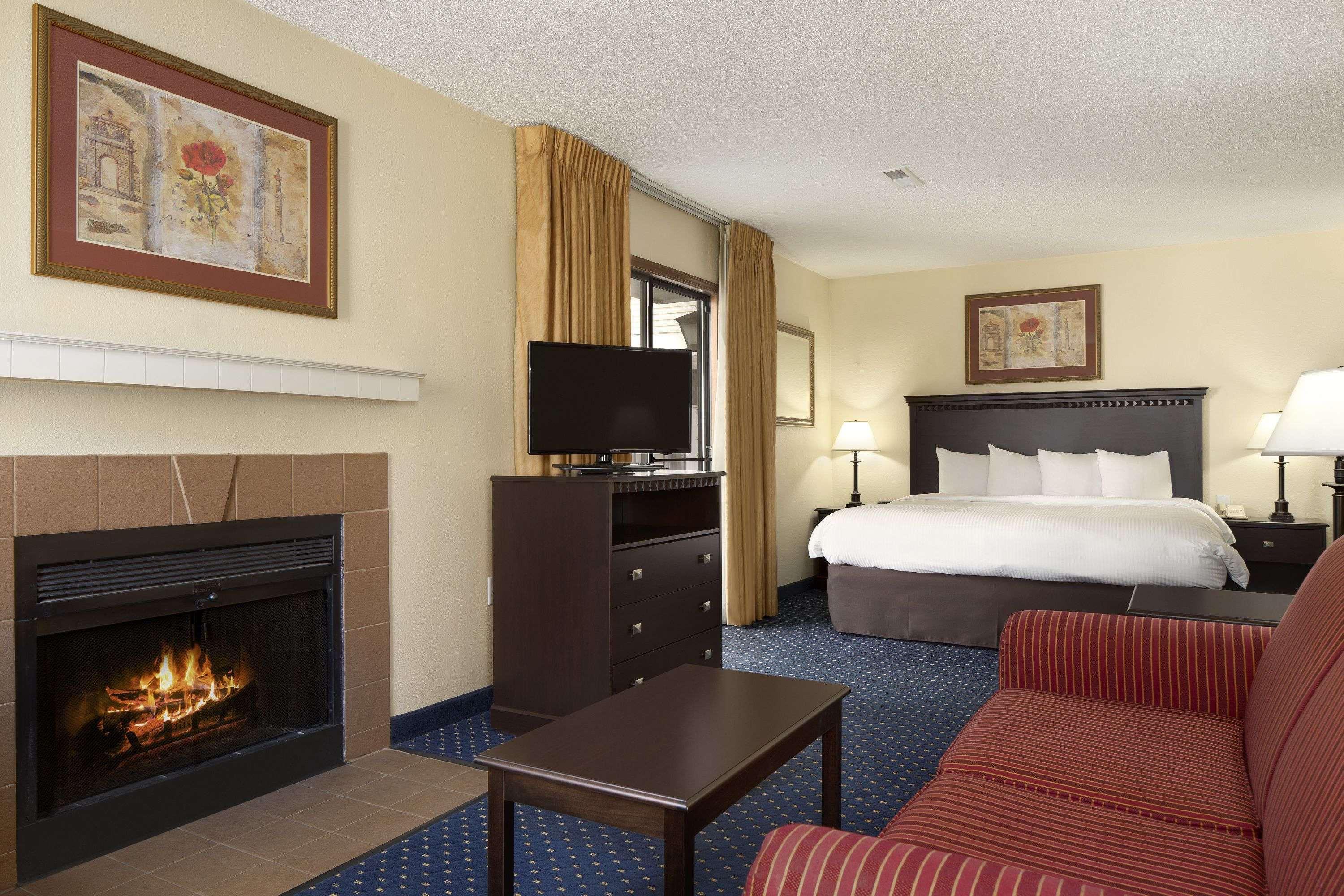 Hawthorn Extended Stay By Wyndham Fort Wayne Exterior foto